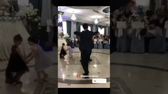 Тамада Курбан и певица Азарина зажигают на свадьбе. смотреть онлайн