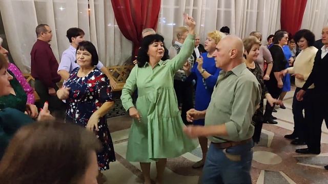 Танцы в кругу друзей..... 04.11.23. смотреть онлайн