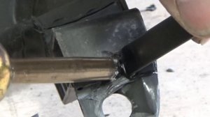Сварка пластика. Привариваю отломанное ухо автомобильной фары