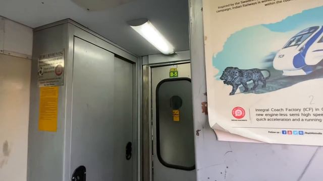 How to Order Delicious Food in Train at your Seat 🚂🔥 || Railrestro || Indian Railways || смотреть онлайн