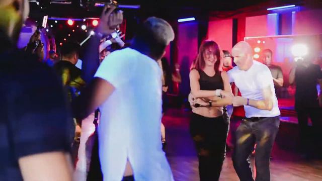 Marichu and TBT bachata social dancing at Montreal Bachata Senusal Nights 2017 смотреть онлайн