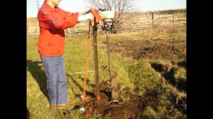 ручной мотобур со стойкой для облегчения процесса бурения вариант