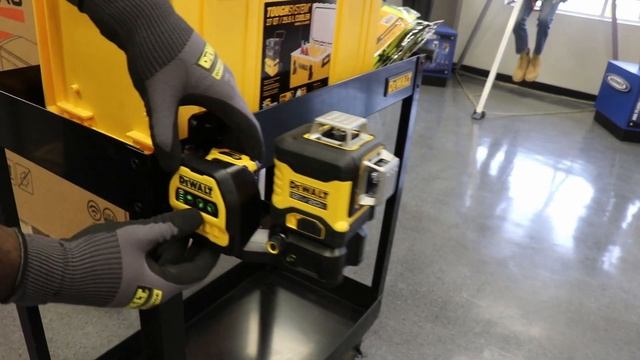 DeWalt 3x360 Green Crossline Laser смотреть онлайн