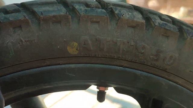 Трещина по всей окружности шины Bajaj boxer 150X смотреть онлайн