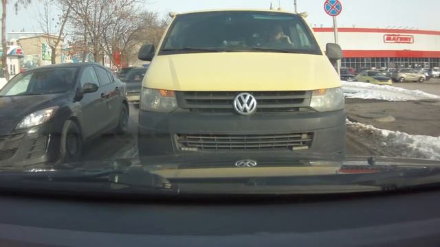 Встретились на дороге два "барана" водителя... смотреть онлайн