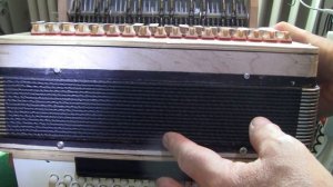 Баян Китайского производства ."Секрет" открытия-вскрытия правой части и отделения от меха .Ролик 00