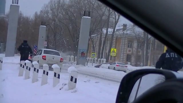 Врезался в столб уходя от ментов смотреть онлайн