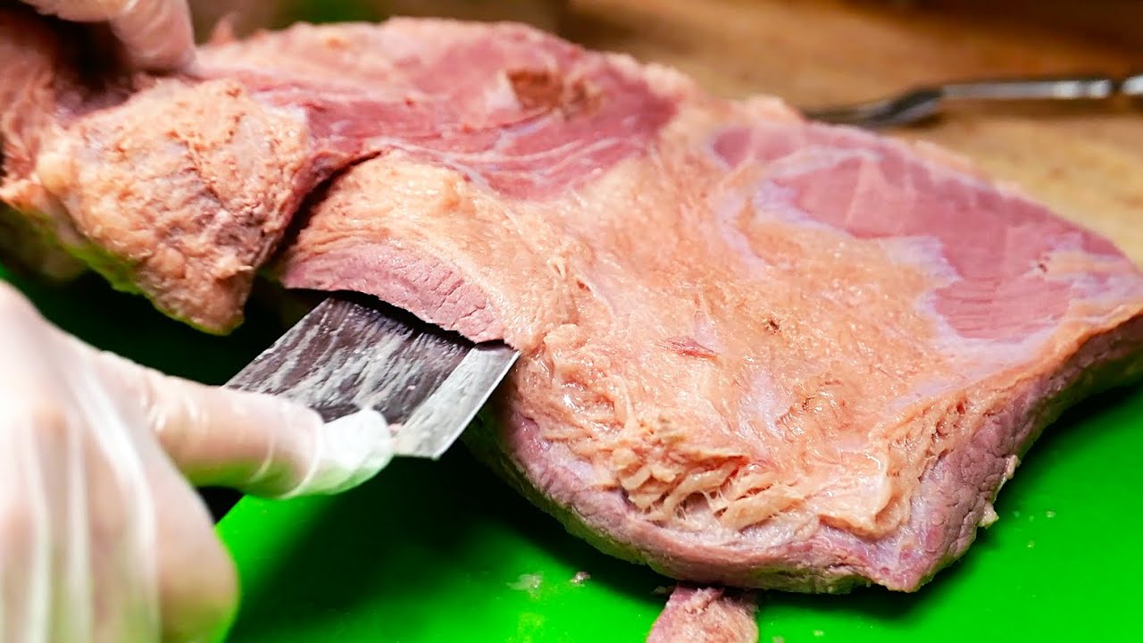 Chicago Food - The BEST BEEF BRISKET SANDWICHES in Chicago! Manny’s Deli.mp4 смотреть онлайн