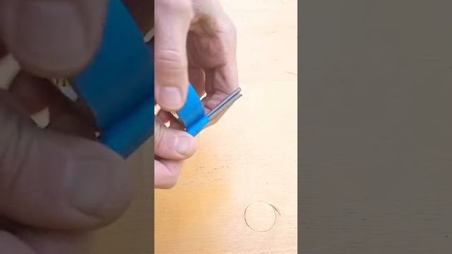 Обязательно запомни эту хитрость! Как просверлить отверстие в дереве без сверла？ #shortsОбязательно смотреть онлайн