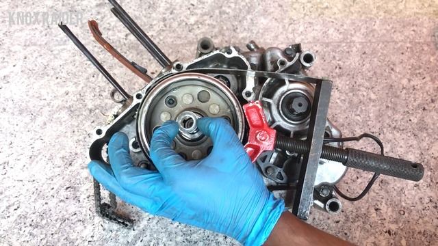 HONDA CBR 150 : Dismantling The Engine#cbr150r #cbr #hondacbr150r2021#knoxraider смотреть онлайн