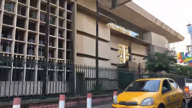Petite balade à Douala, Cameroun смотреть онлайн
