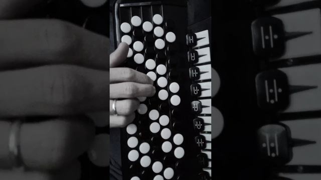 ОТ ГЕРОЕВ БЫЛЫХ ВРЕМЁН - из кинофильма ОФИЦЕРЫ на баяне #кариммуратов смотреть онлайн