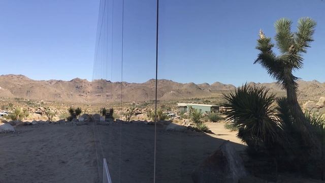 THE INVISIBLE HOUSE IN JOSHUA TREE смотреть онлайн