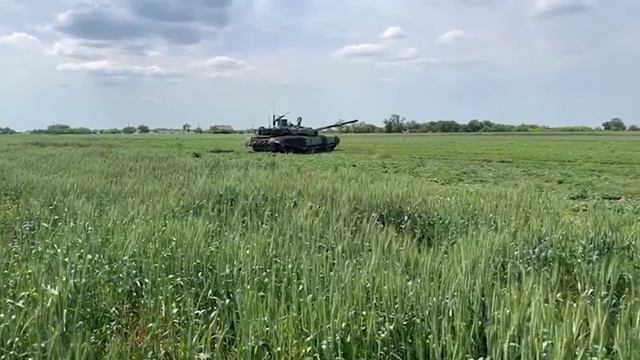 Танкисты ВС РФ получили трофейный БТР США М-113 смотреть онлайн