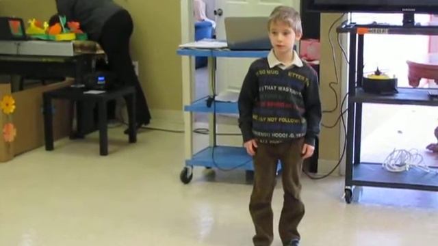Дaня читaет стих "Кем быть" 2 смотреть онлайн