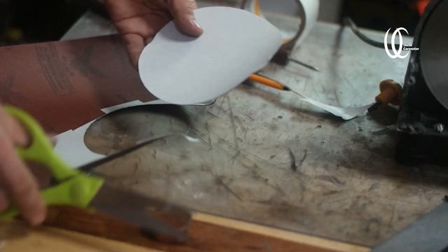 (life hack, pro tips)How Uncle Carpenter makes and replaces sandpaper for tabletop grinders. смотреть онлайн