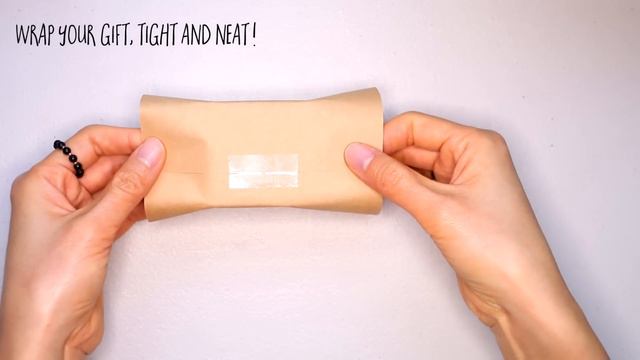 How to cut a perfect size of gift wrapping paper for your present ! смотреть онлайн