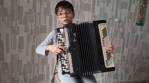 Как под яблонькой на баяне