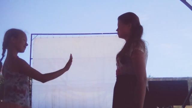 Танец под музыку между строк смотреть онлайн