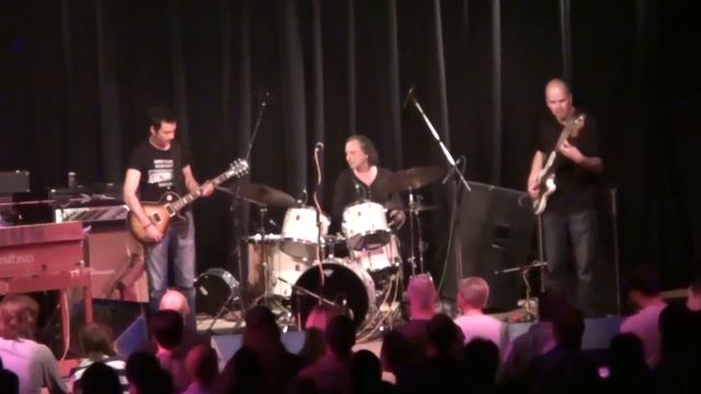 Focus - "Victoria" live at the Farnham Maltings May 2012 смотреть онлайн