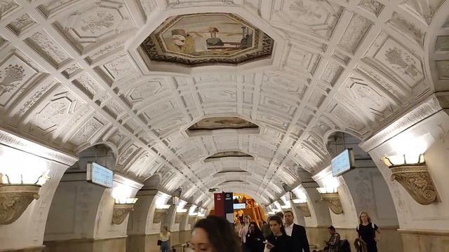MOSCOW METRO | Top most beautiful stations | The largest museum in the world, railcar gallery смотреть онлайн