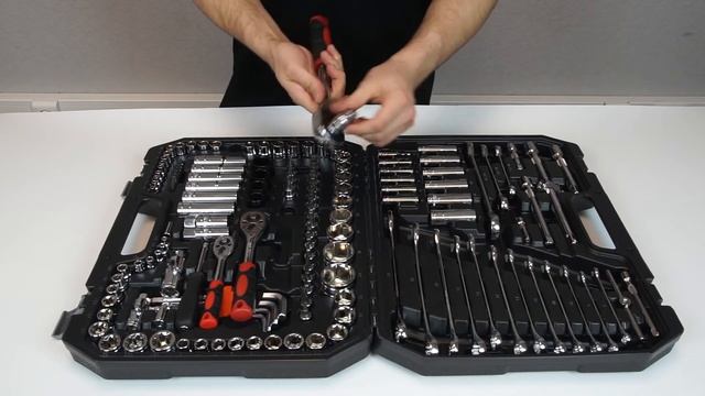 Обзор набора инструментов САТА 150 предметов смотреть онлайн