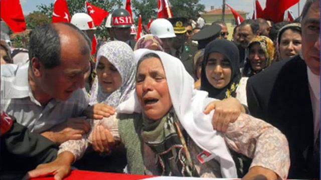 beni Bayramlarda Bekleme Anne nedim смотреть онлайн