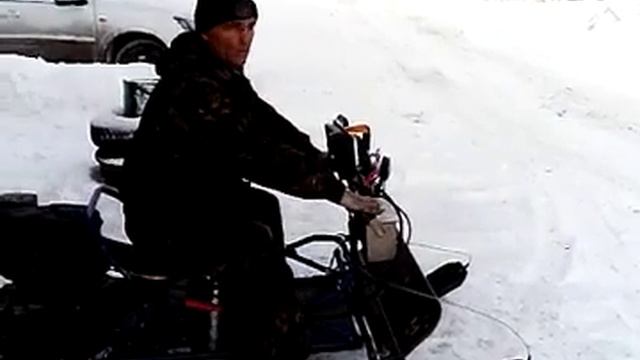 Пробный заезд на снегокате Хаски с электростартером смотреть онлайн