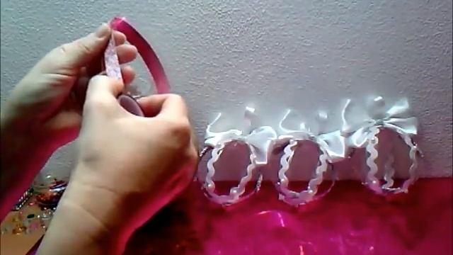 Как сделать шарики на ёлку из пластиковых бутылок Мастер класс смотреть онлайн