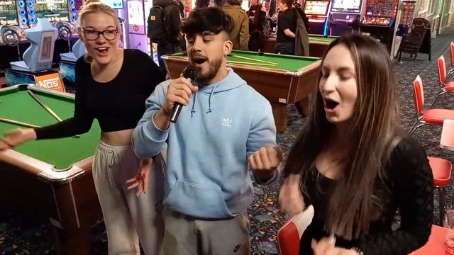 Karaoke Night hosted by DJ Dave Bear at Red Rose Bowling Centre in Preston. смотреть онлайн