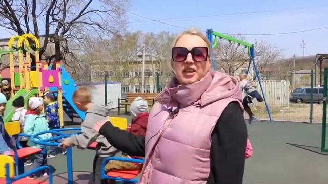 В отдаленном районе Находки АО «Восточный Порт» построил детскую площадку смотреть онлайн