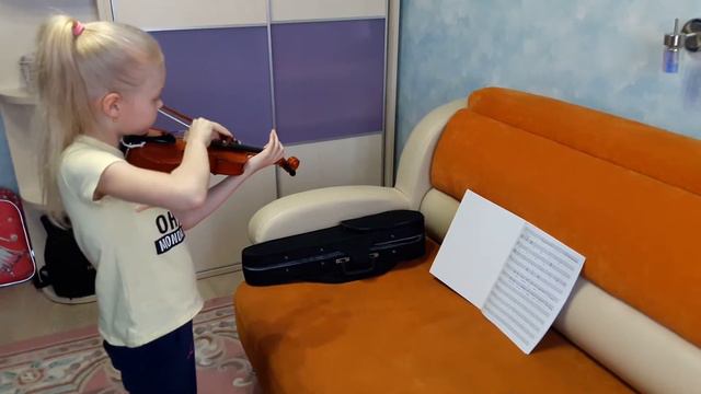 Выполнение домашнего задания по скрипке🎻. Песенка "Колечко". смотреть онлайн