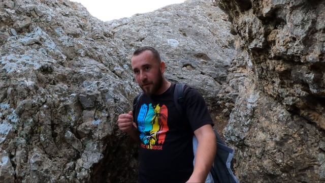 КРЫМ - зачем вообще сюда ехать. ШТОРМ в Новом Свет чуть не СМЫЛ человека в МОРЕ. ЛУЧШЕЕ МЕСТО КРЫМА. смотреть онлайн