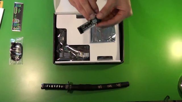 ASRock Z77 Extreme 4 (Unboxing) смотреть онлайн