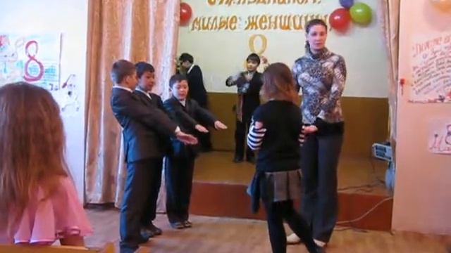 8 марта в 4 "Б" классе , 2010 год смотреть онлайн