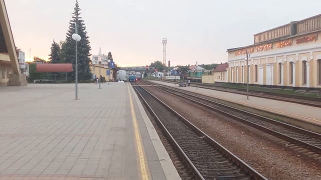 Прибытие пригородного поезда №6006 Сумы - Смородине смотреть онлайн