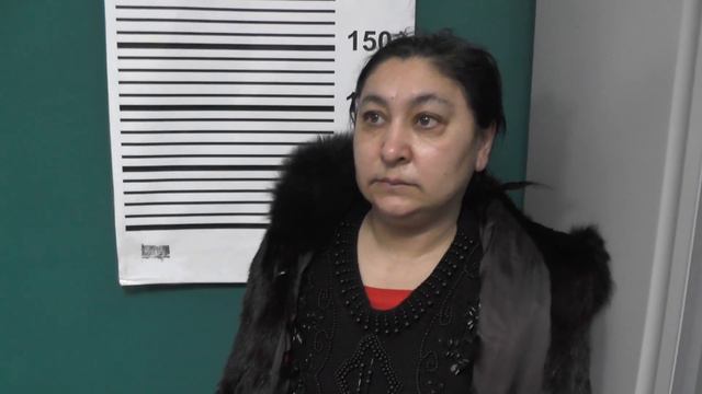 В Санкт-Петербурге полицейские изобличили мошенницу смотреть онлайн