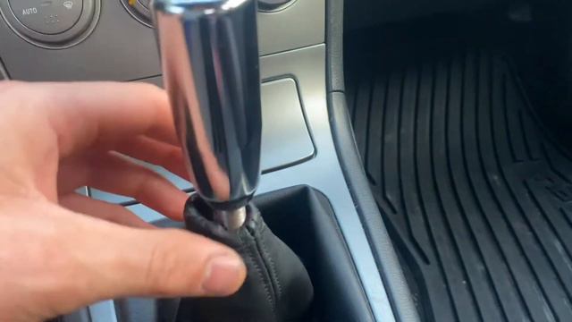 How to change your shift knob in a manual transmission car! смотреть онлайн