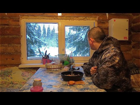 13 Рыбалка в глухозимье. Таежная изба. Вспоминаем весеннюю рыбалку на хариуса. Часть 2..mp4 смотреть онлайн