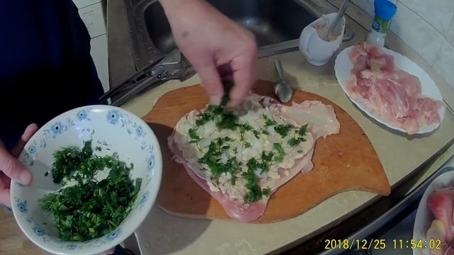 КУРИНЫЕ РУЛЕТИКИ. К НОВОГОДНЕМУ СТОЛУ! смотреть онлайн