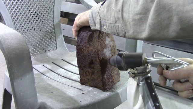 Как ещё можно использовать пескоструй. Сравниваю купершлак с песком.