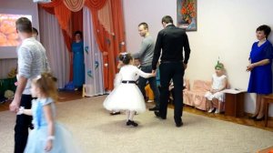 Танец пап с дочками- Маленькая дочка вырастает