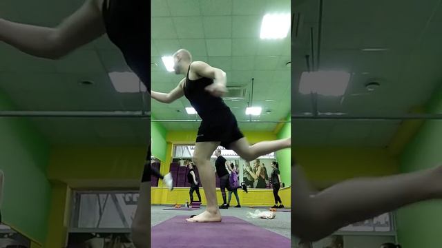 Разминка — упражнения для подготовки тела к физической нагрузке. Фитнес. Растяжка. Здоровая спина смотреть онлайн