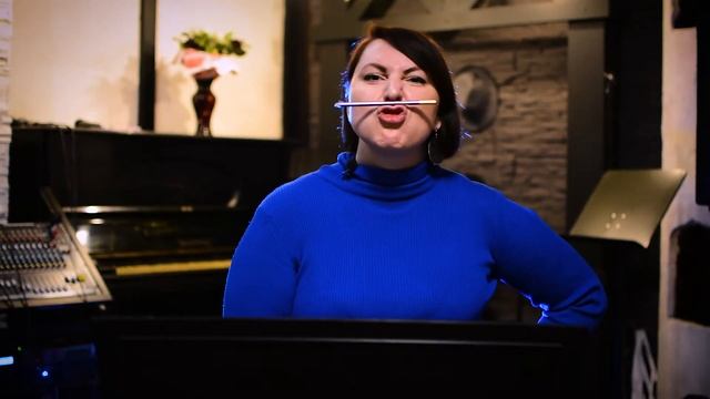 #9 УСЫ - ТРЕНИРОВКА ВЕРХНЕЙ ГУБЫ | Вокальные советы Яны Яры «Evo Sound Lab» смотреть онлайн