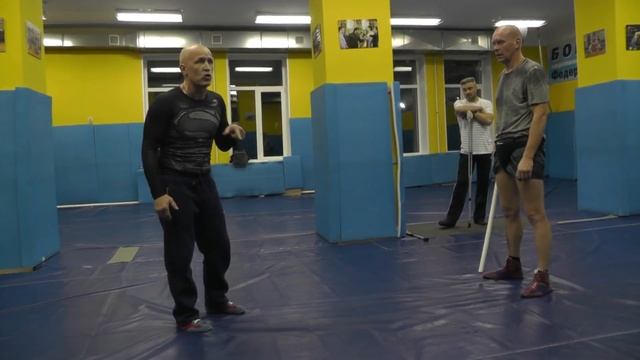 В Н Крючков. От нападения палкой(битой). Принцип входа смотреть онлайн