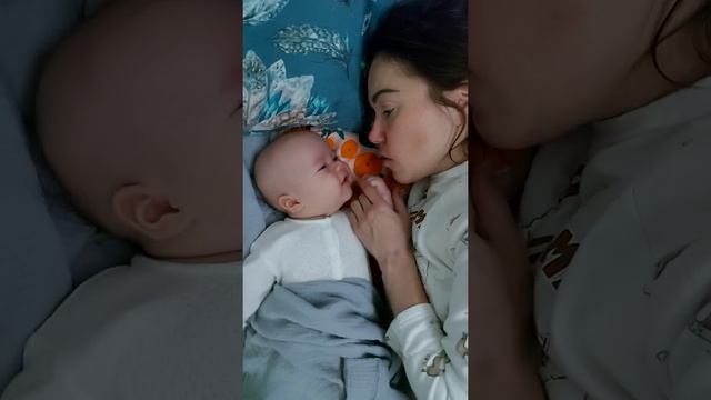 11.05.21 Младенец ? общается с мамой ?? Новорожденный агукает ? Грудничок разговаривает ??? смотреть онлайн