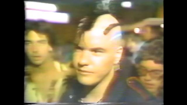 News of the death of Darby Crash where reporter is incorrect on cause of death. смотреть онлайн