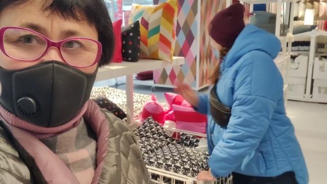 Началось ! Невестка загоняла смотреть онлайн