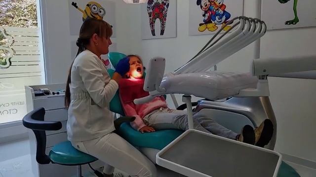 Не хочу ИДТИ К СТОМАТОЛОГУ ! Почему ЯНА У СТОМАТОЛОГА Лечим зубы Скетчи смотреть онлайн