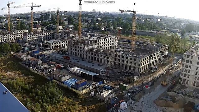 Таймлапс. работа башенных кранов LIEBHERR. смотреть онлайн